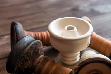  Ahşap masa nargile kase