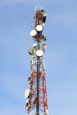 Telekom kule birçok uydu