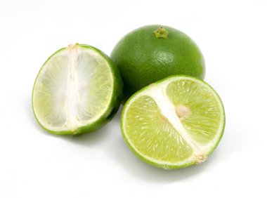 Yeşil lamon kesme taşlarla