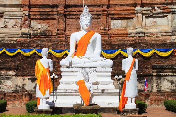 Beyaz Budist heykel Tay Tapınak — Stok fotoğraf