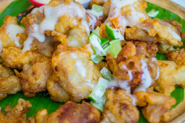 라임 소스와 닭 튀김 — 스톡 사진