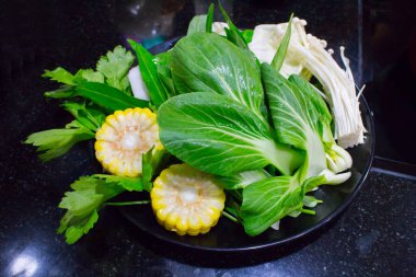 sukiyaki veya shabu shabu için ayarla sebze yakın çekim