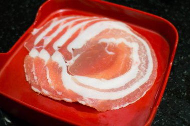 pembe ince dilimlenmiş domuz shabu, suki için