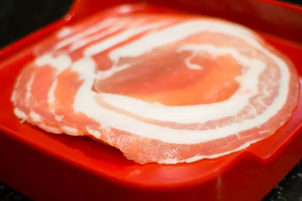 Rosa carne de cerdo fina en rodajas para shabu, suki — Foto de Stock