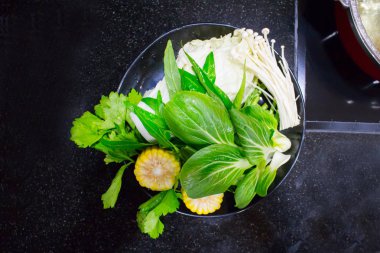 sukiyaki veya shabu shabu için ayarla sebze yakın çekim