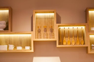 Çeşni Kupası ahşap kutusunda kapsayıcı