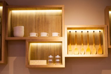 Çeşni Kupası ahşap kutusunda kapsayıcı