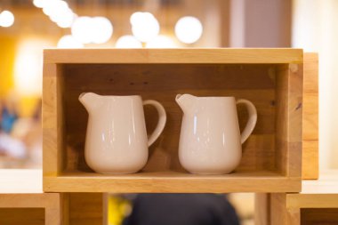 Çeşni Kupası ahşap kutusunda kapsayıcı