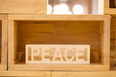 Ahşap ahşap kutusunda kapsayıcı barış yaptı
