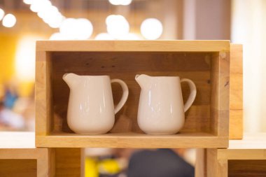 Çeşni Kupası ahşap kutusunda kapsayıcı