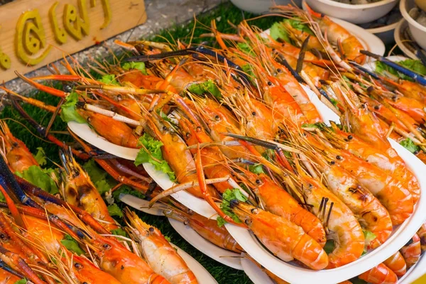 Grilled Shrimp and burn with seafood sauces , Thai food — Stock Photo, Image