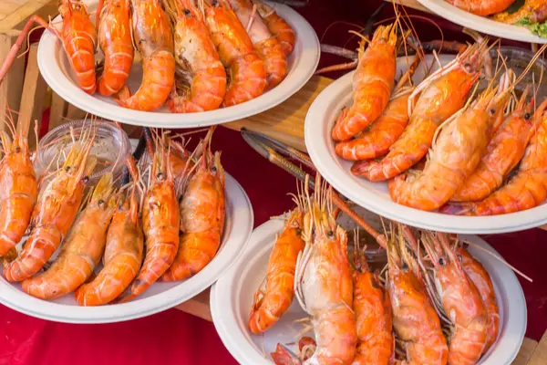 Grilled Shrimp and burn with seafood sauces , Thai food — Stock Photo, Image