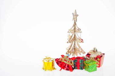 Hediye kutuları ve dekorasyon Noel ve yeni yıl'ın izole 