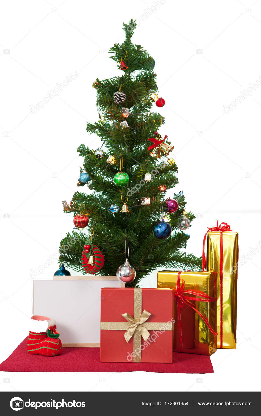 decorated christmas tree and gift boxes on white background photo by ekachais - Decorative Christmas Boxes decorated christmas tree and gift boxes on white background photo by ekachais - Decorative Christmas Boxes