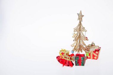 Hediye kutuları ve dekorasyon Noel ve yeni yıl'ın izole 