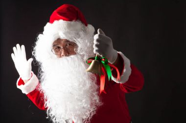 Noel Baba portre koyu arka plan üzerinde