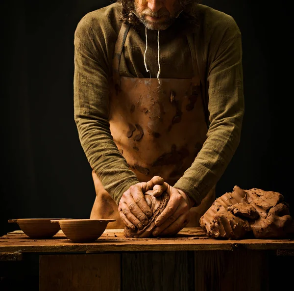 Unrecognizable Male Artisan Dirty Apron Kneading Soft Clay Table Bowls — Stock Photo, Image