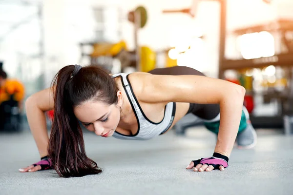 Young Slender Pretty Woman Doing Plank Gym Concept Sport Healthy — Stock Photo, Image