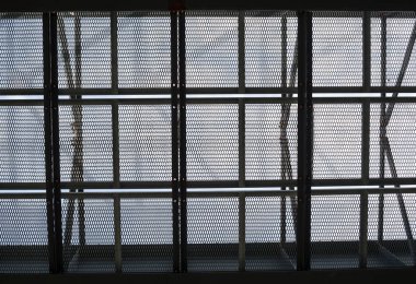 Metal mesh framework