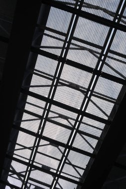 Metal mesh framework