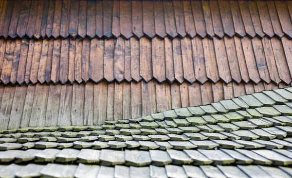 Old wooden shingle roof — Stock Photo, Image