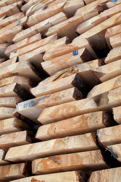 Drewniane Deski Drewniany Stos Suszący Powietrze Suszenie Drewna Przyprawa Tartaczna — Zdjęcie stockowe