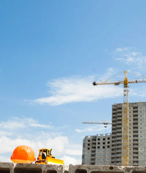 Bauhelm Bauhelm Oder Plastikhelm Und Planierraupe Auf Der Baustelle Bauen — Stockfoto