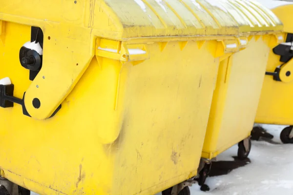 Yellow Plastic Waste Containers Dustbins Garbage Cans Trash Cans Winter — Stock Photo, Image