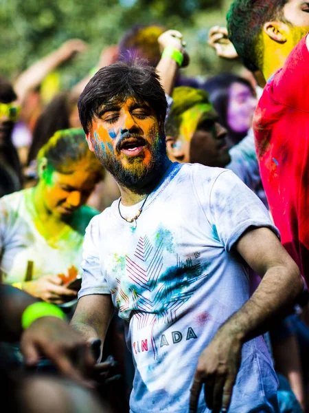 Montreal Canada August 2019 People Celebrate Holi Festival Throwing Color — Stock Photo, Image