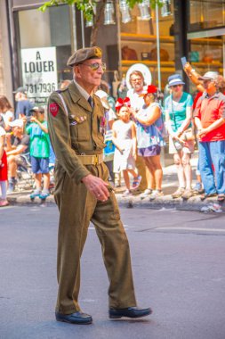 Montreal şehir merkezindeki Kanada Günü kutlamalarında