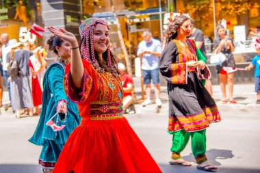 Montreal şehir merkezindeki Kanada Günü kutlamalarında