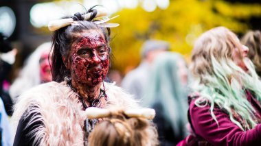 Montreal, Kanada - 28 Ekim 2018: Montreal Kanada şehir merkezinde yıllık Zombi Geçidi