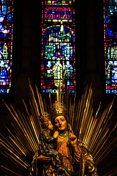 Статуя Святой Марии Иисуса Базилике Святой Анны Бопр Квебеке — стоковое фото