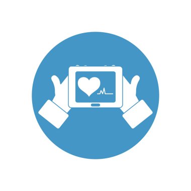 Ekran simgesinde kalbi olan bir tableti tutan eller, blok biçimi