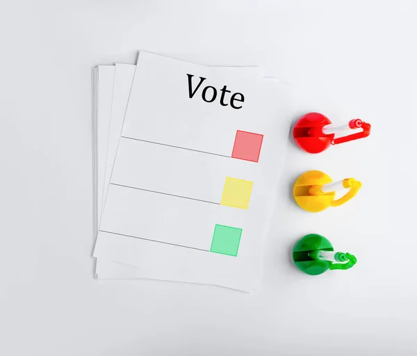 A survey form, a voter sheet, color grading depending on the correct choice. Ballpoint pen, three colors.The photo.