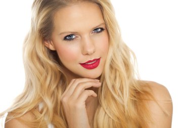 Güzel sarışın kadın.