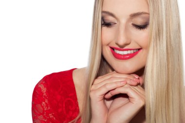 uzun sarı saçlı güzel kadın