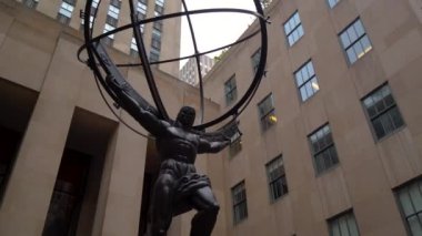 30 Rockefeller Center New York 'un dışındaki son heykel. 