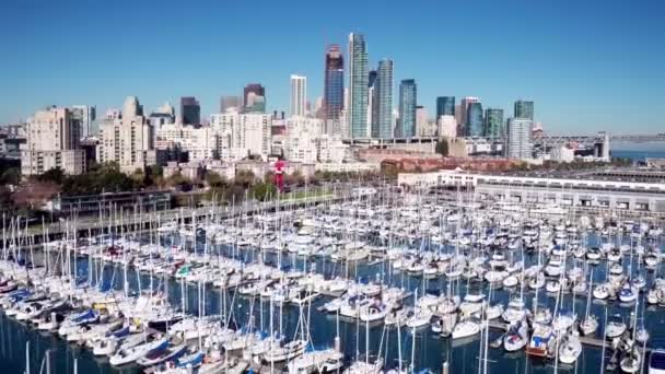 Vista Aérea Dos Barcos Atracados Horizonte San Francisco — Vídeo de Stock