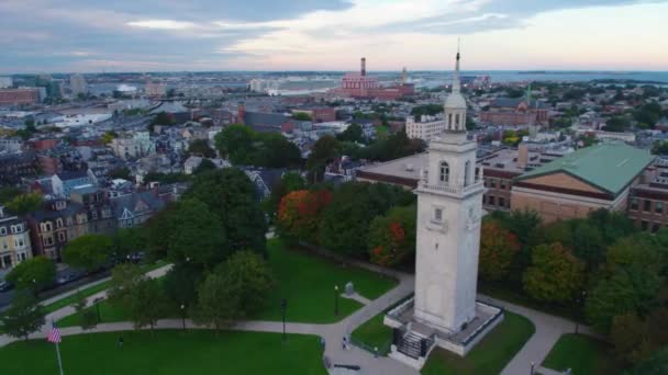 Boston Skyline Bunkier Wzgórze Pomnik Antenowy Dron — Wideo stockowe