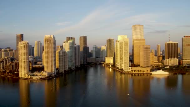 Budynki Centrum Miami Zachodzie Słońca Dronem Powietrznym — Wideo stockowe