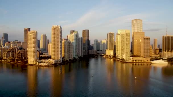 Downtown Miami Κτίρια Στο Ηλιοβασίλεμα Εναέρια Drone — Αρχείο Βίντεο