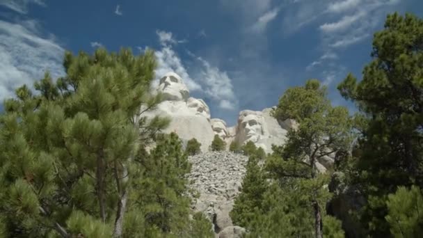 Rushmore Gesichter Zeitlupe Durch Die Bäume — Stockvideo