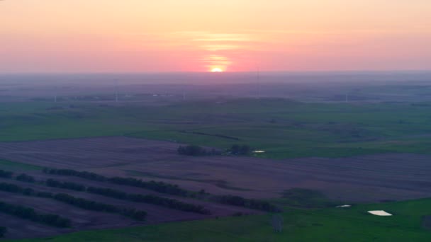 Fattoria Paesaggio Tramonto Con Mulini Vento Drone Aereo — Video Stock