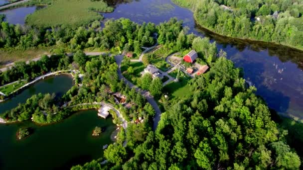 Drone Střílel Velké Peřeje Lesní Farma Řeky — Stock video