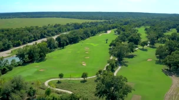 Golf Vert Côté Eau Par Drone Aérien — Video