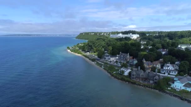 Mackinac岛住房海岸线 — 图库视频影像