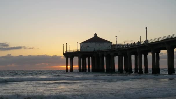 Playa Atardecer Seguimiento Disparo — Vídeos de Stock