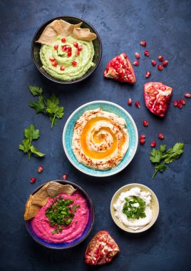 Renkli humus kase
