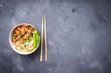 Asya usulü erişte.